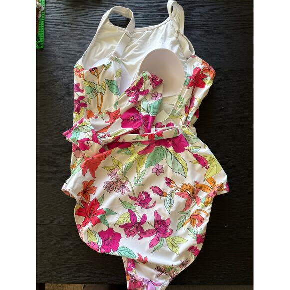 Tommy Bahama Ladies Swim Suit Size 14 - Picture 8 of 10
